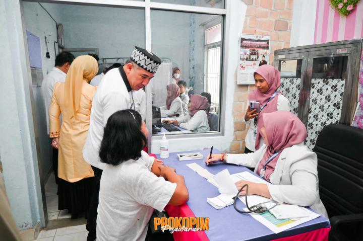 Bupati Dendi Ramadhona Dampingi Pj Gubernur Lampung dalam Agenda Monitoring Pelayanan Kesehatan Gratis di Puskesmas Gedong Tataan 